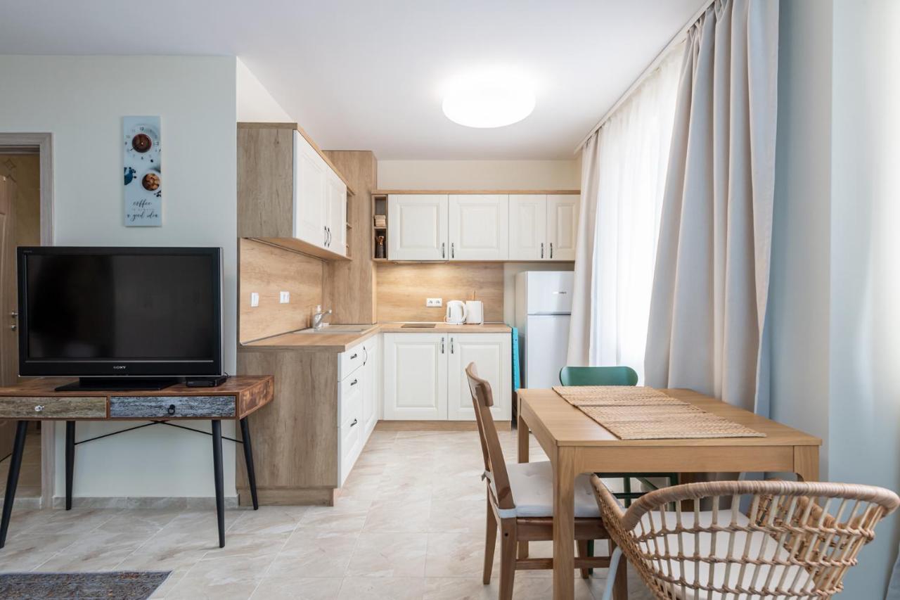 Turquoise Lägenhet Pomorie Exteriör bild